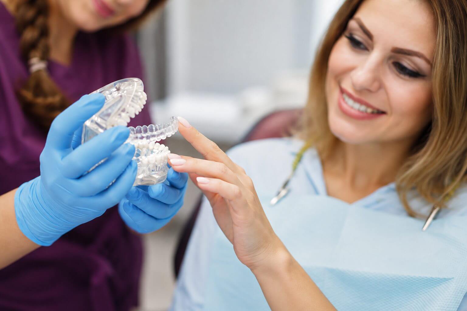 Alinhadores Invisíveis Corrigem a Mordida ou Apenas os Dentes